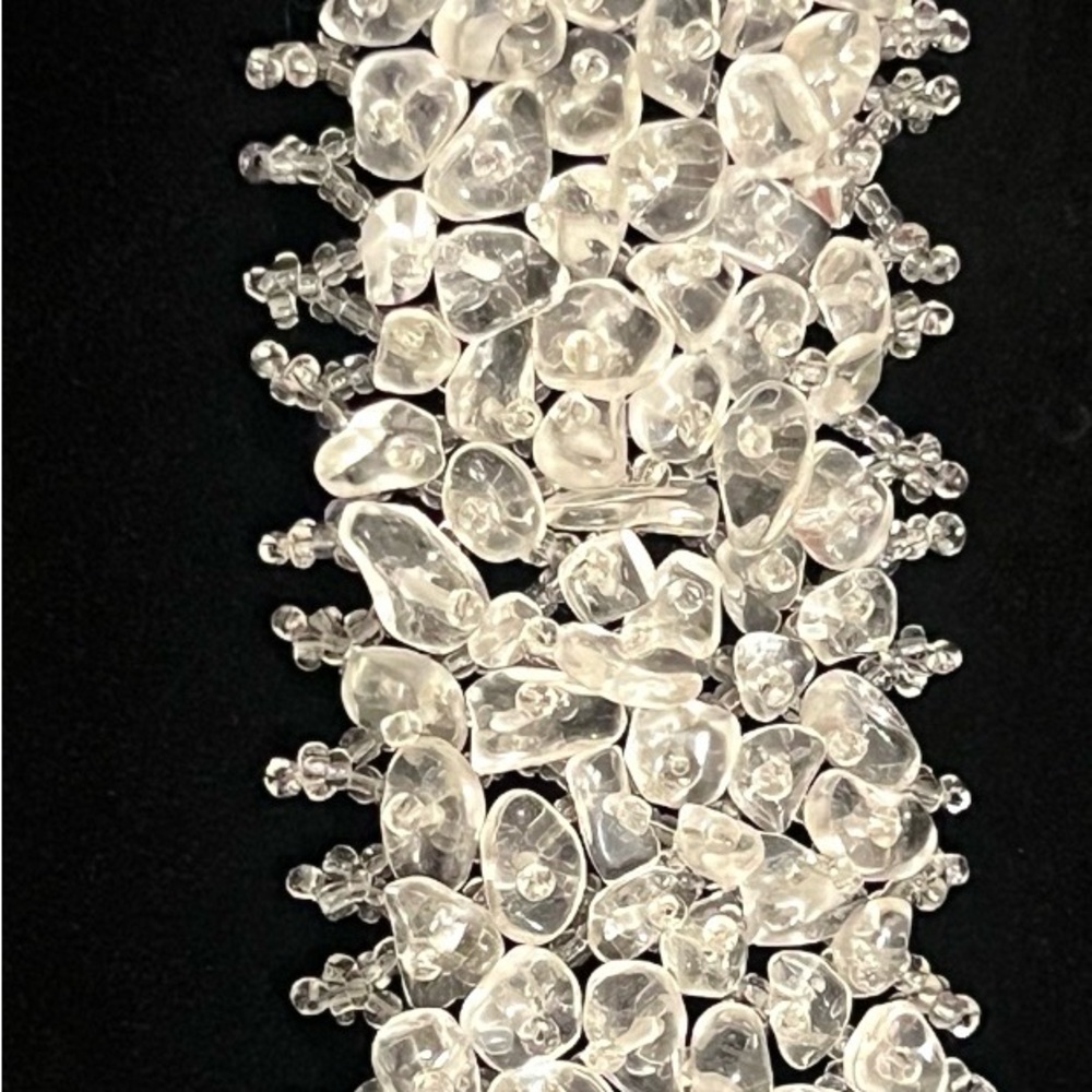 Elegant Beaded Bracelet - Picture 3 of 6